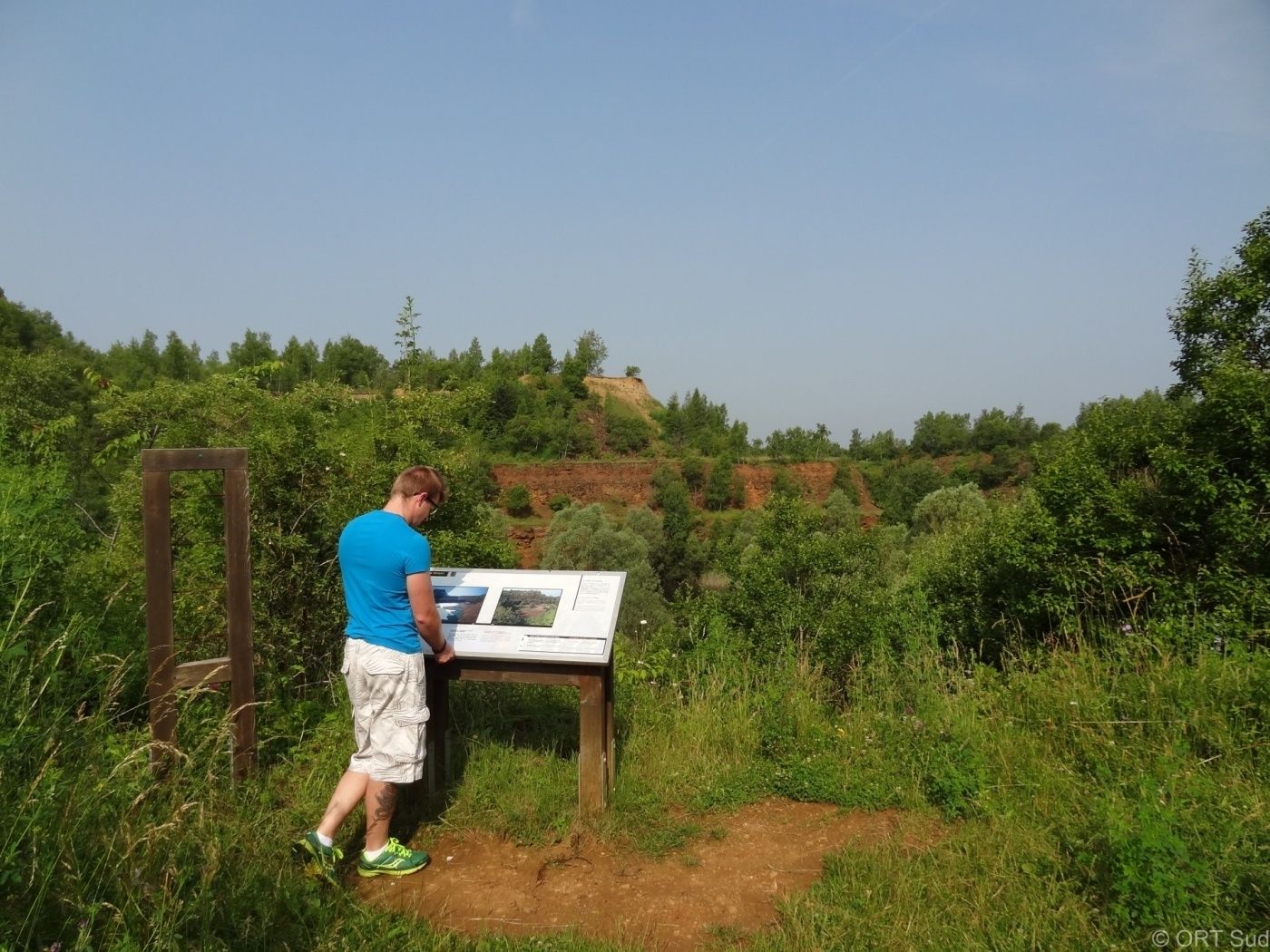 Auf Tafeln erfährt man mehr über die geologischen Besonderheiten der Region