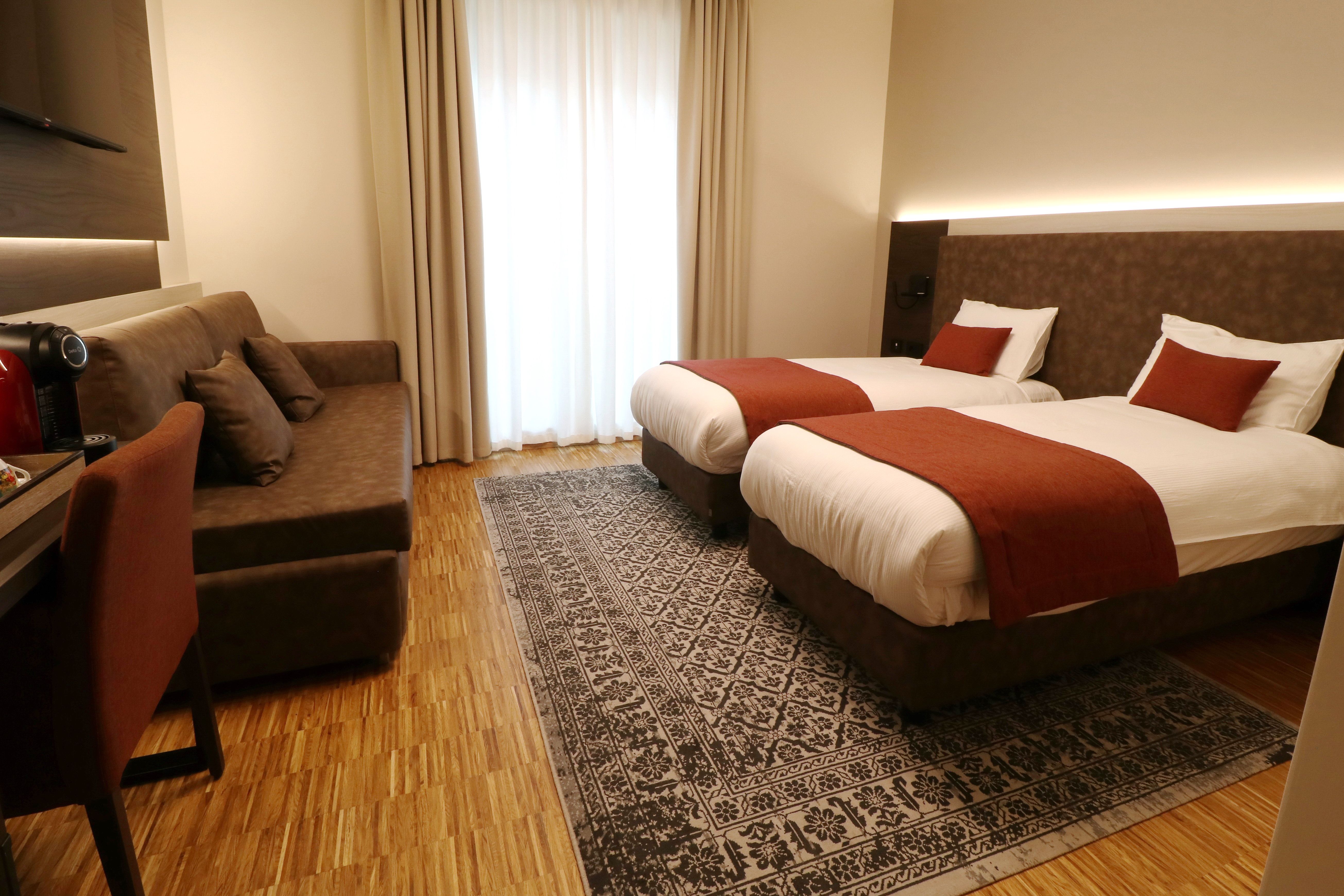 Threeland Hotel